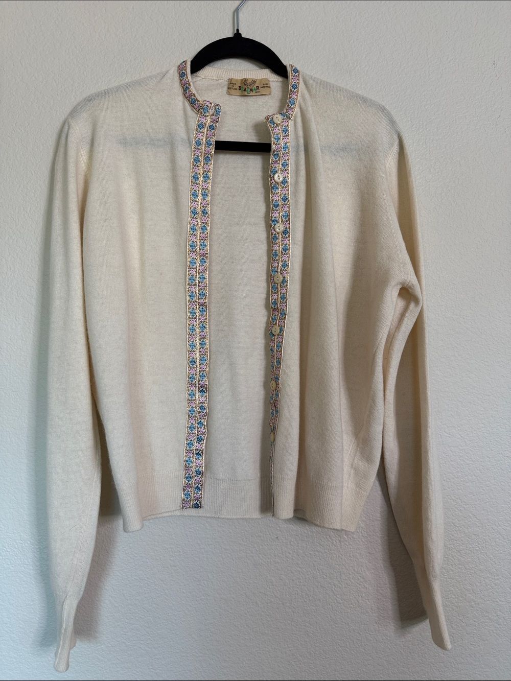 Vintage Braemar Scottish wool cardigan ivory embellished button front